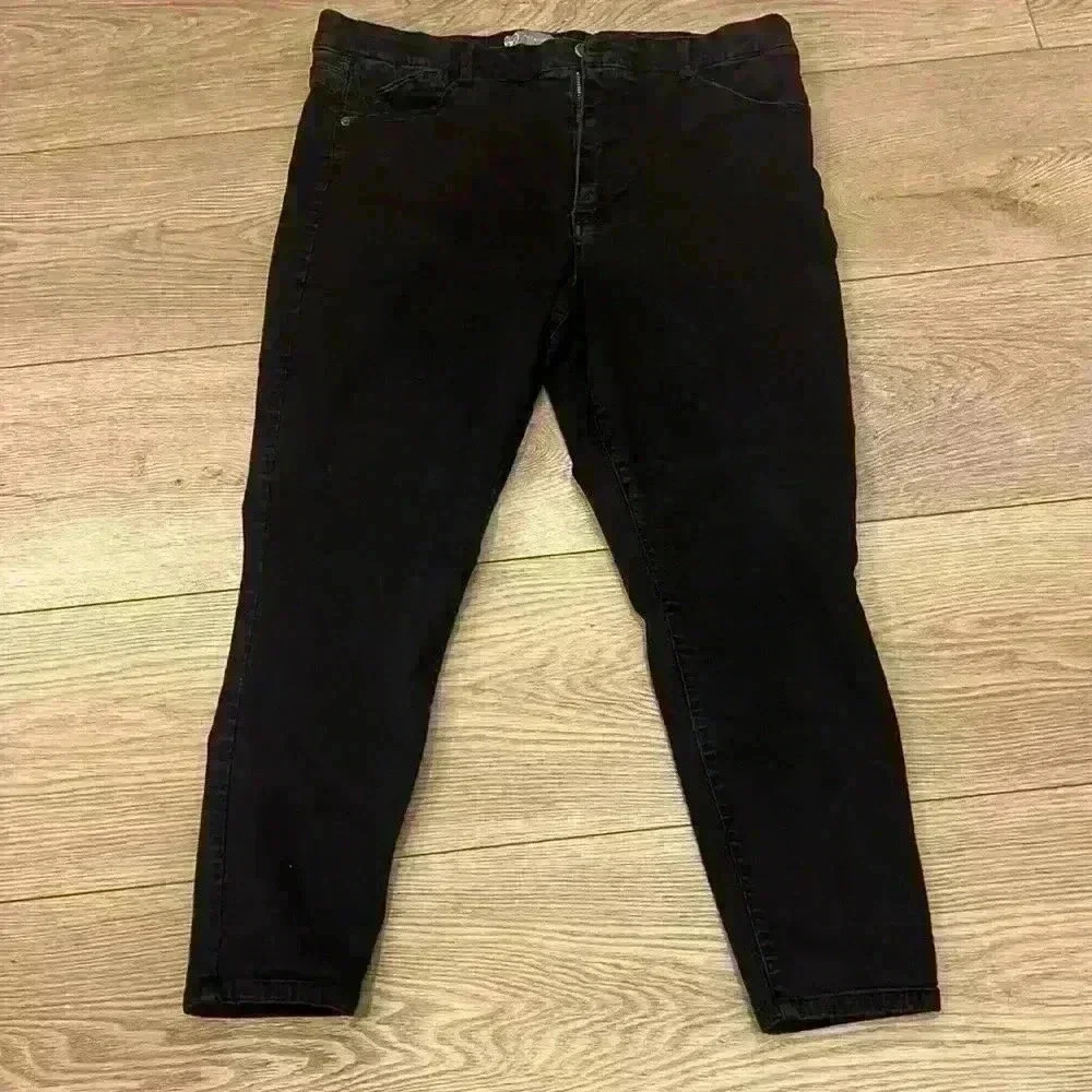 Wit‎ and Wisdom Nordstrom brand black jeans, size 16P.